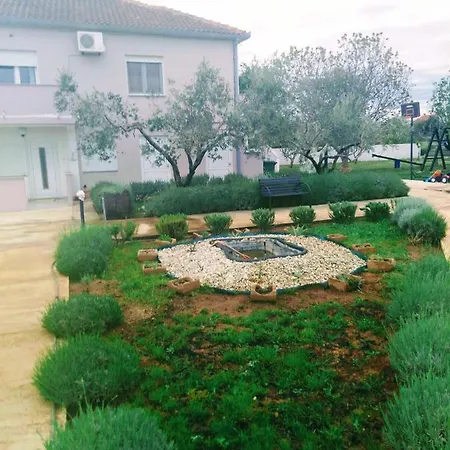 Apartment Green Court - 4 Bedrooms Zaton (Zadar)